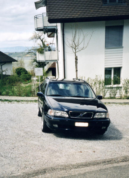 Volvo_V70_25T_05.jpg