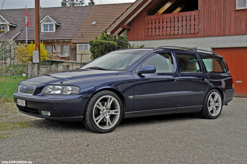 VolvoV70-weberr-front.jpg