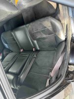 Rückbank komplett im guten Zustand 2.jpg